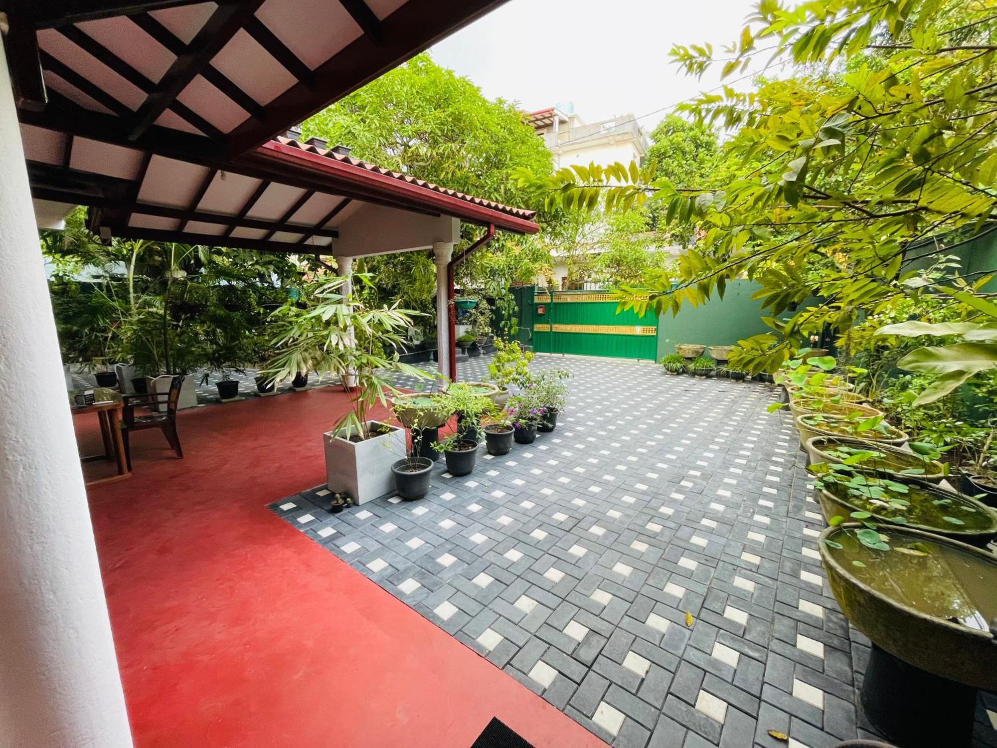 Kanthi Holiday Rest Homestay Mirissa Esterno foto