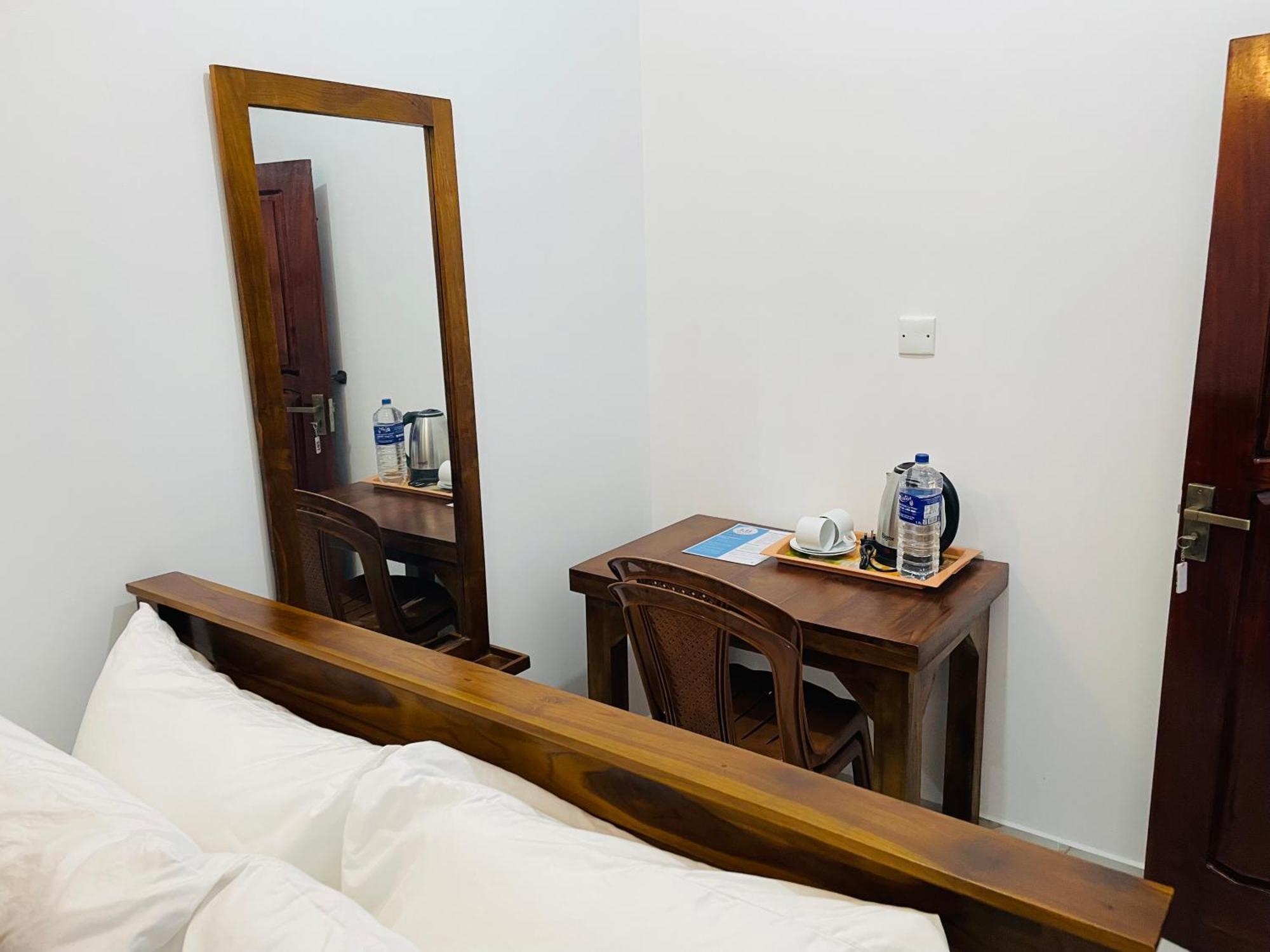 Kanthi Holiday Rest Homestay Mirissa Esterno foto